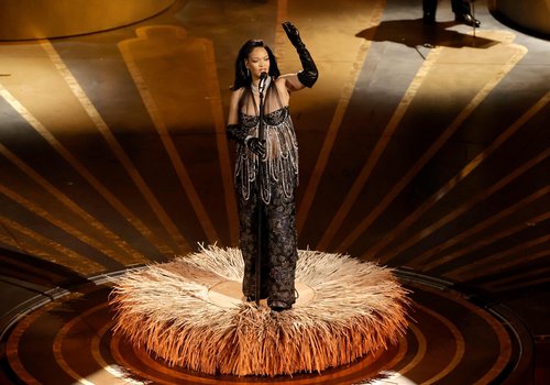 Rihanna – Lift Me Up (Oscar 2023 Performance) Watch Full
